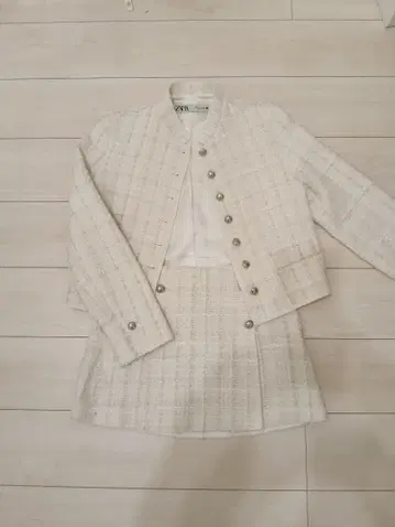 ZARA 새상품 셋업 플리츠 스커트 노카라 자켓 화이트