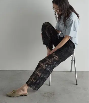 [ 택 포함 새상품 ] THE YOn 스퀘어 패턴 레이스 이지 팬츠