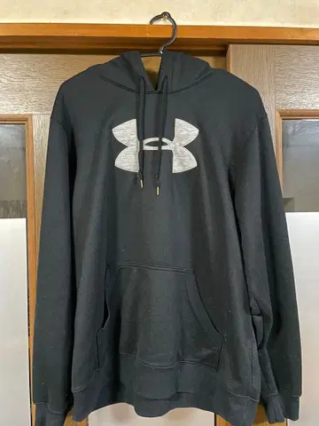 언더아머 블랙 후드티