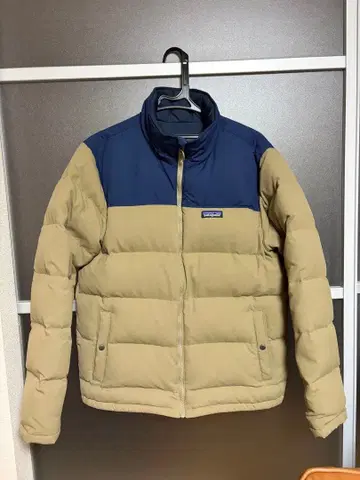 patagonia 다운 자켓 베이지/네이비