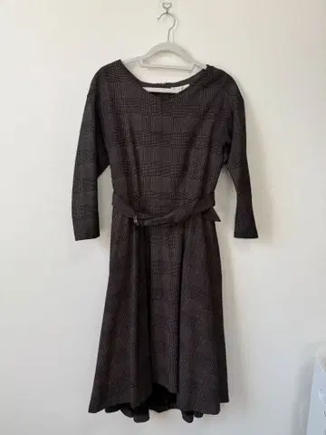 체크 무늬 다크 브라운 A 라인 원피스