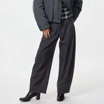 유니클로 배기 커브 진즈 08 다크 그레이