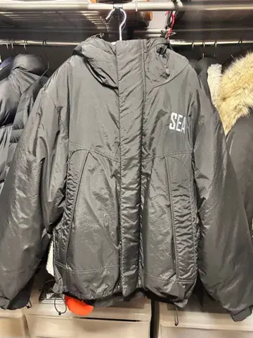 WIND AND SEA 블랙 자켓 후드 부착