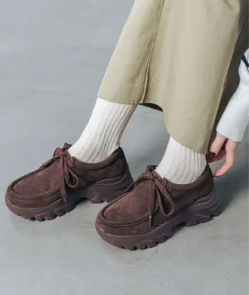 새상품급 EVOL 경량 모카 레이스업 스니커즈