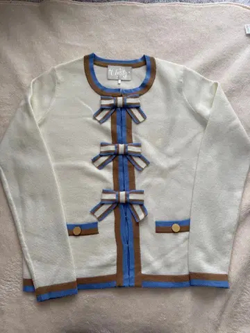 Chay x Chesty 콜라보 리본 포함 가디건