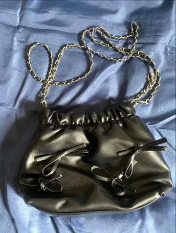 블랙 리본 포함 숄더백