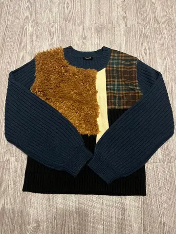 패치워크 디자인 긴팔 니트