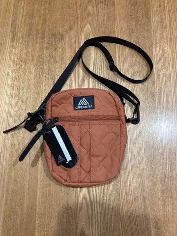 미사용 그레고리 숄더 L 배송비 포함