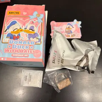 52TOYS DONALDDuck with DAISY 피규어