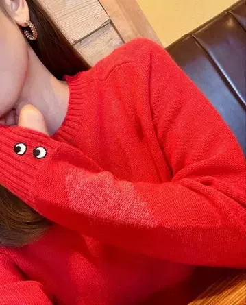 유니클로 & 아냐 콜라보 캐시미어 스웨터