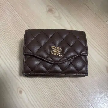 RANDA 브라운 퀼팅 3단 폴더형 지갑