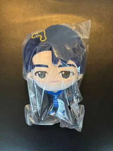 파란색 봉제 인형 마스코트