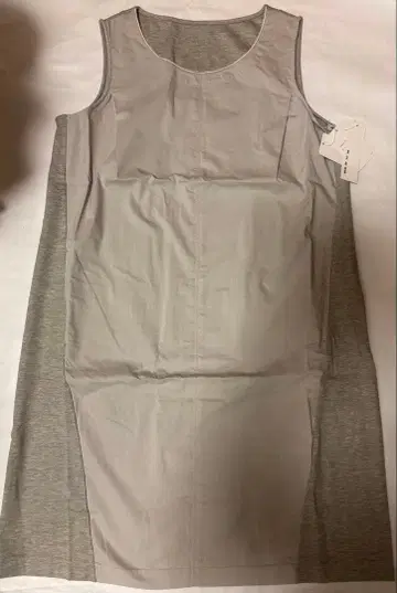 [새상품] AN LIC AU BLUE! 이소재 절개 원피스 라이트 그레이