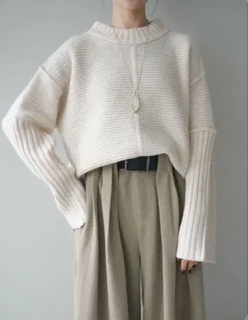 아이보리 리브 니트 스웨터 긴팔
