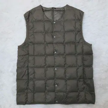 새상품급 TAION 타이온 다운 베스트 이너 다운 나일론 카키 경량