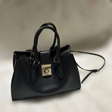 FURLA 밀라노 S 블랙 가죽 숄더백
