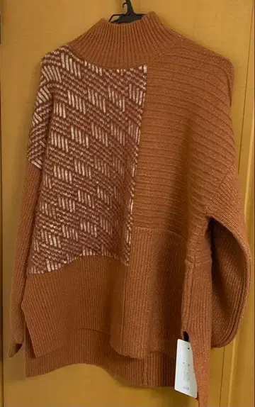 새상품 택 포함 밴딩 로아 스웨터