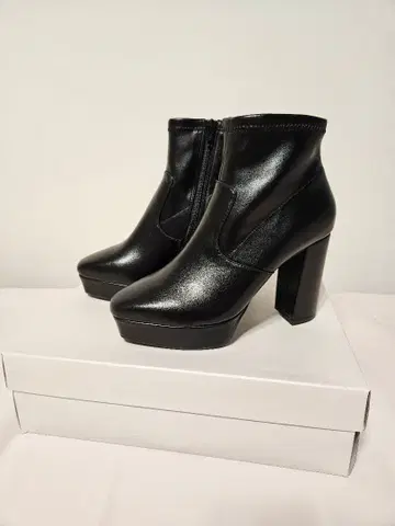 [ 미사용 새상품 ] RANDA 소프트 스트레치 숏부츠 블랙