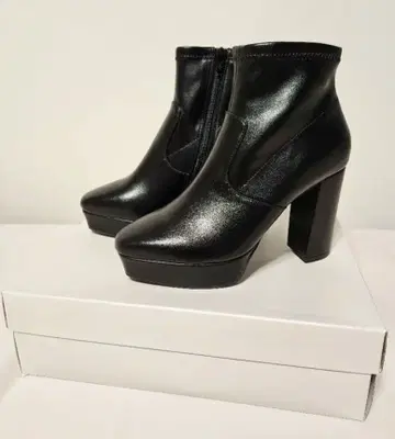 [ 미사용 새상품 ] RANDA 소프트 스트레치 숏부츠 블랙