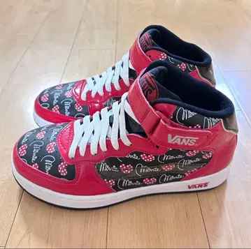 거의 미사용 VANS DISNEY 디즈니 미니 하이컷 스니커즈 24