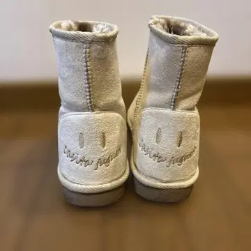 화이트 스웨이드 어그 부츠 M 사이즈