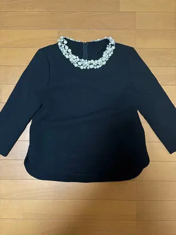 블랙 36 그레이스 펄 장식 상의