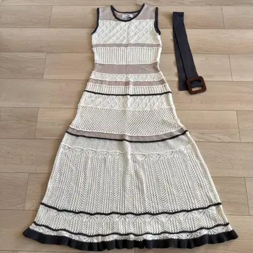 dazzlin 다즈린 슬리브리스 니트 원피스 보더 스트라이프