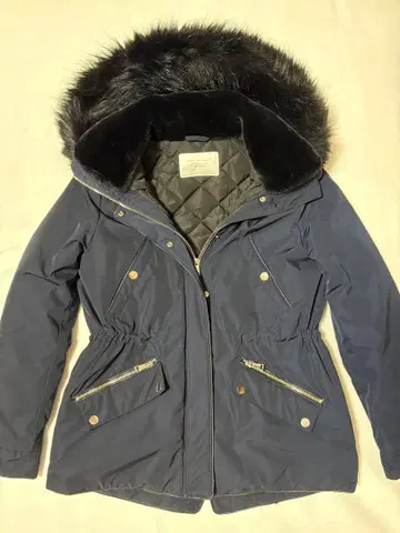 네이비 퍼(fur) 포함 다운 자켓