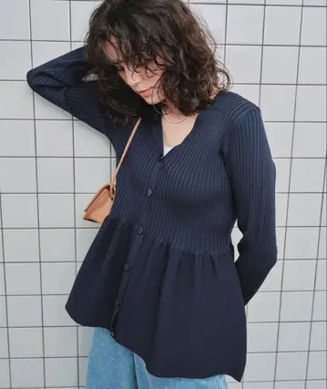 titivate 페플럼 니트탑