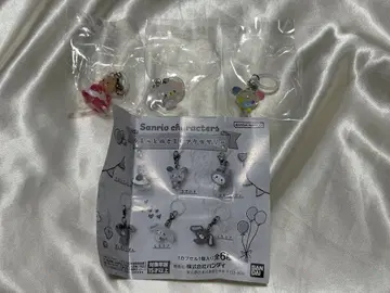 산리오 윳토메지루시 액세서리 우사하나 마롱크림 시로우스