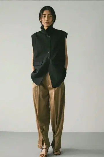 새틴 슬릿 팬츠 새상품급 카멜