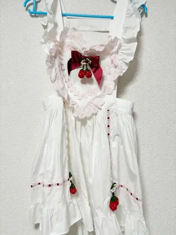 19일까지 BABY 후쿠오카점 한정판 흔들흔들 딸기 하트 에이프런 화이트
