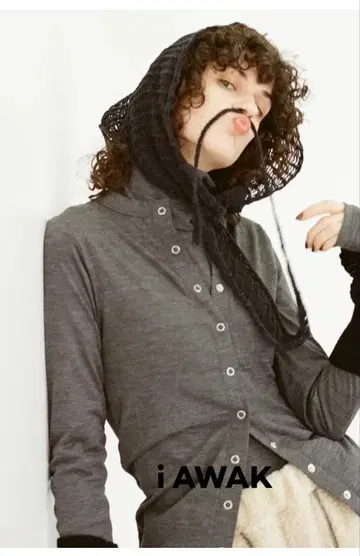 [ iAWAK 아이아 ] 터틀넥 가디건 그레이