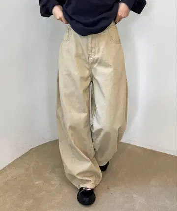 by muni:r 와이드 팬츠 베이지 스냅