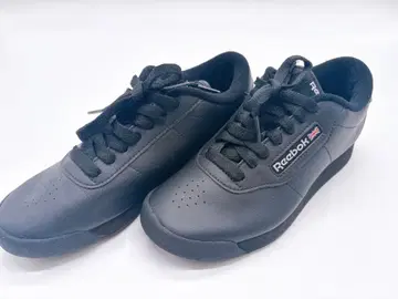 리복 블랙 스니커즈