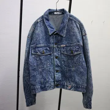 [ 24시간 이내 발송 ] GUESS 데님 자켓