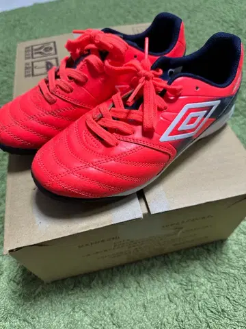 Umbro ACCELERATOR 축구화 레드 22.5cm 새상품급