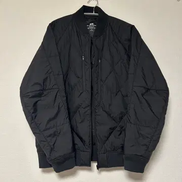 유니클로 화이트 마운티니어링 다운 자켓 블랙 XL