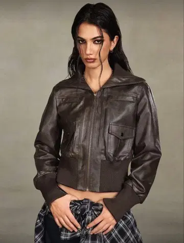 다크 브라운 가죽 자켓