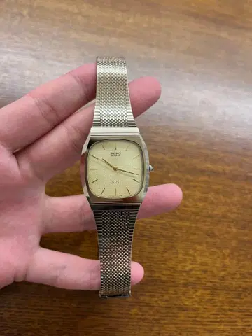 세이코 스퀘어형 쿼츠 손목시계 돌체