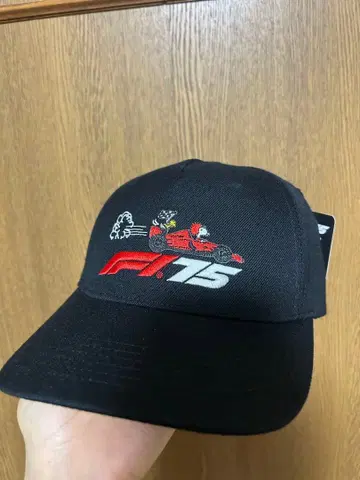 F1 x 스누피 피넛 캡