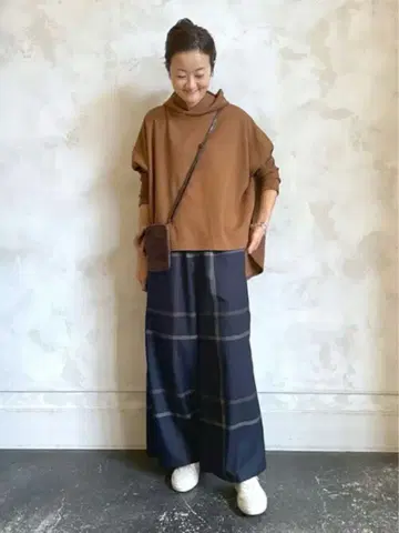 BEARDSLEY 속기모 판초 BIG 후드티 브라운