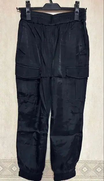 theory luxe 새틴 카고 팬츠 블랙 34 택 포함 미사용 새상품