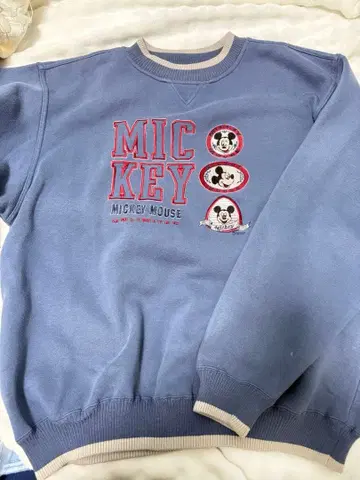 미키마우스 크루넥 트레이닝복