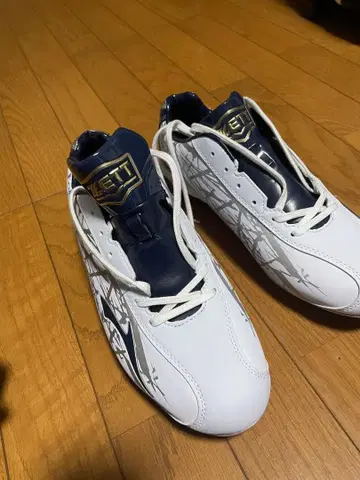 ZETT 스파이크 슈즈 화이트/네이비