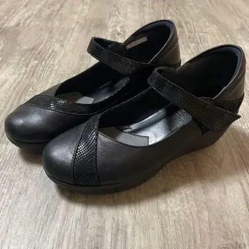 DIANA WELL FIT 통굽 22.5 블랙