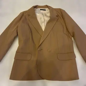 새상품급 INGNI 베이지 테일러드 자켓 M 사이즈