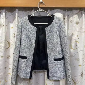 그레이와 블랙 트위드 노카라 자켓