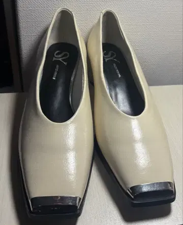 [ 미사용 ] 화이트 오픈토 펌프스