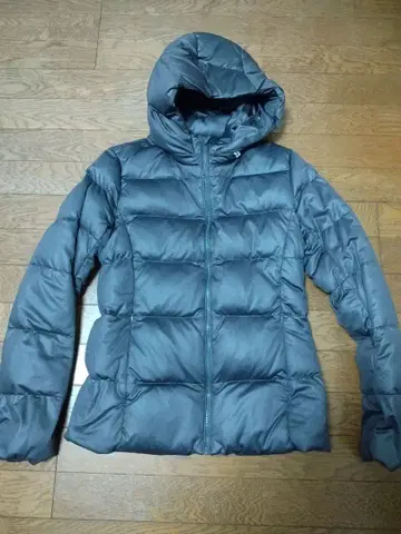UNIQLO 후드 부착 그레이 다운 자켓